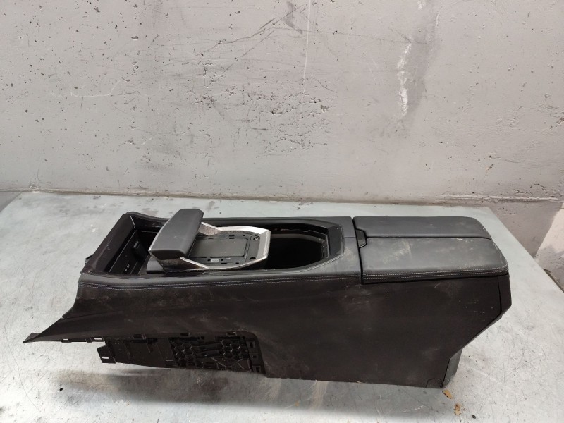 Recambio de apoyabrazos central para renault austral tce 130 referencia OEM IAM   