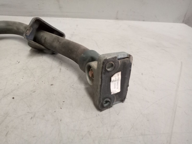 Recambio de brazo retrovisor izquierdo para nissan atleon 110 referencia OEM IAM   