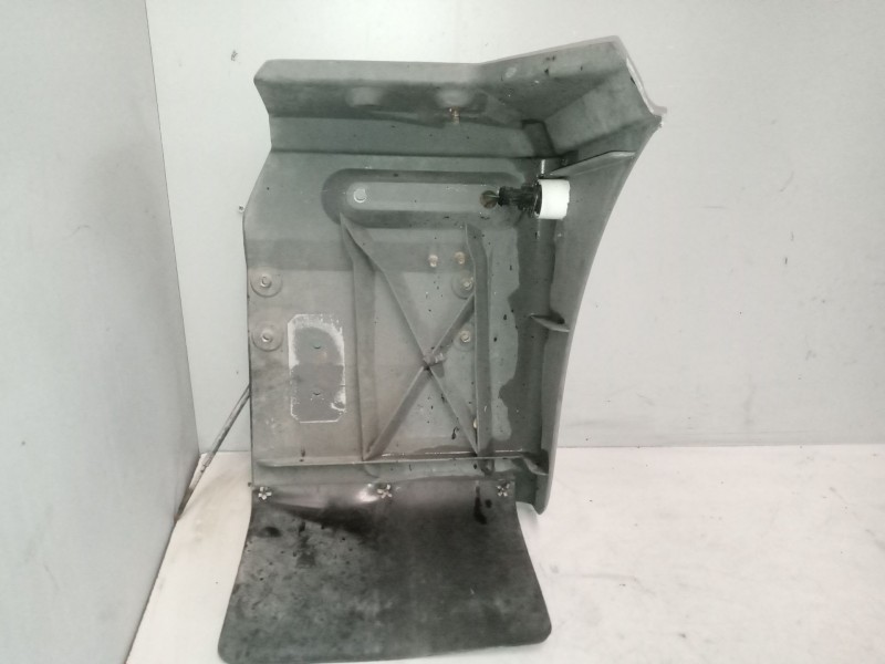 Recambio de guardabarros delantero izquierdo para nissan cabstar 01.04  3.0 diesel referencia OEM IAM   