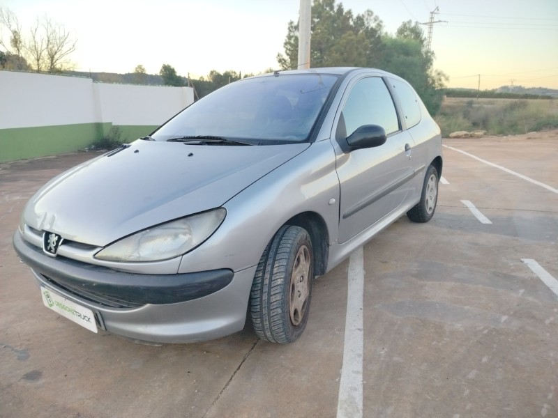 peugeot 206 berlina del año 2001