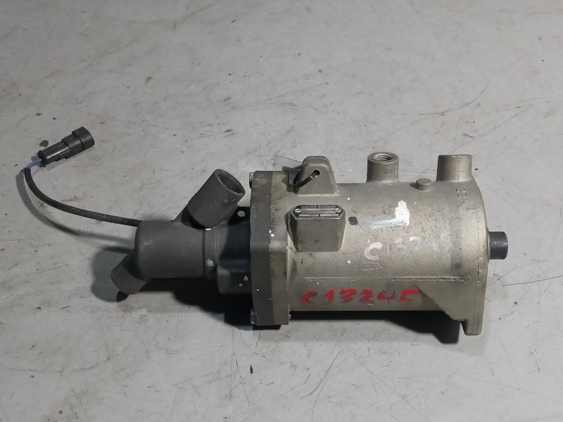 Recambio de bombin embrague para iveco eurocargo 05.03  5.9 diesel referencia OEM IAM 504086387  SM2PA