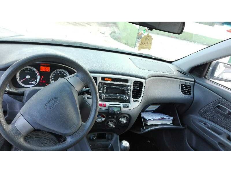 kia rio del año 2006
