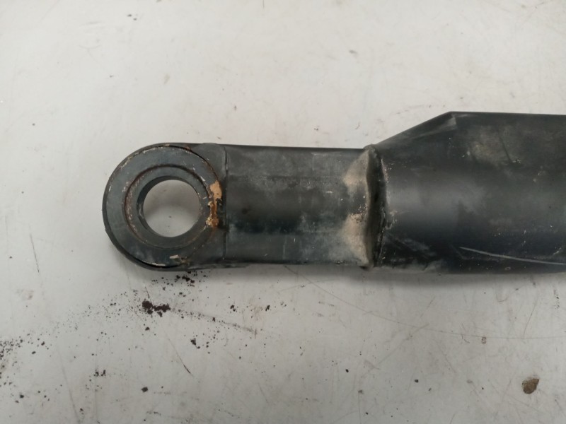 Recambio de brazo elevacion cabina para renault premium distribution referencia OEM IAM 5010316793  