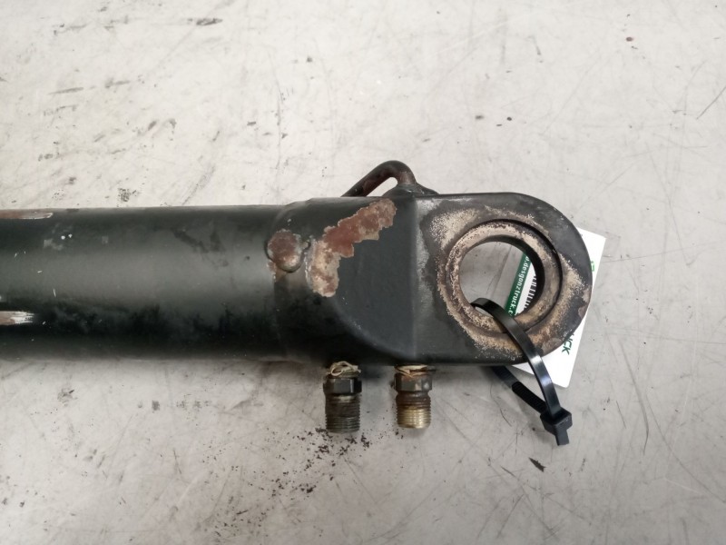 Recambio de brazo elevacion cabina para renault premium distribution referencia OEM IAM 5010316793  