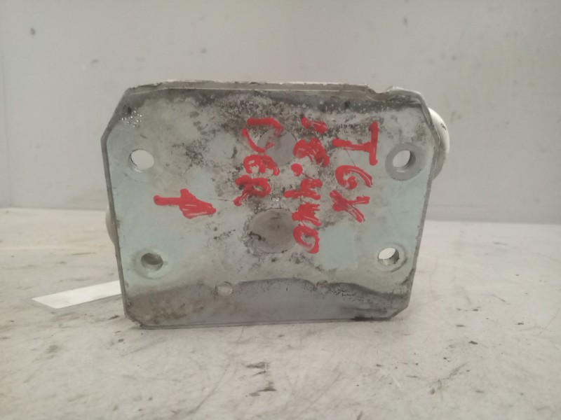 Recambio de bisagra delantera derecha para man tgx 18.xxx 12.4 diesel referencia OEM IAM   superior