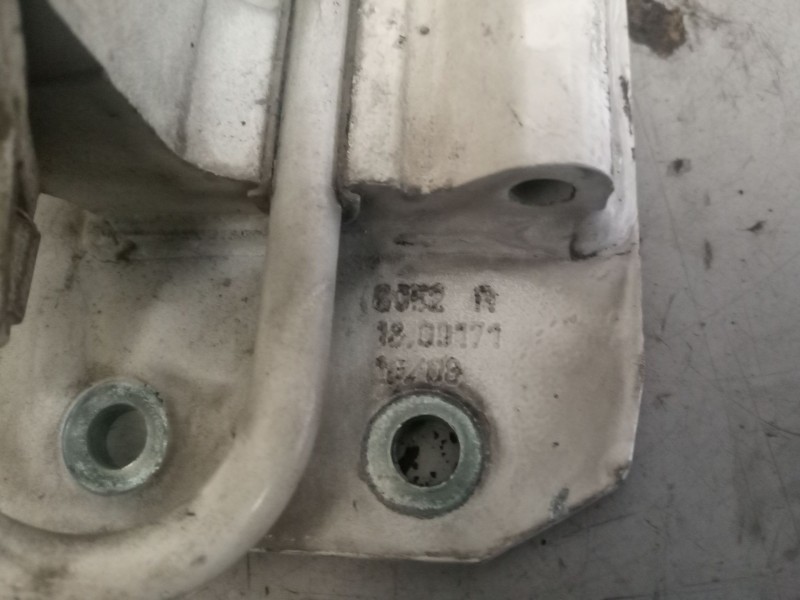 Recambio de bisagra delantera derecha para man tgx 18.xxx 12.4 diesel referencia OEM IAM   superior