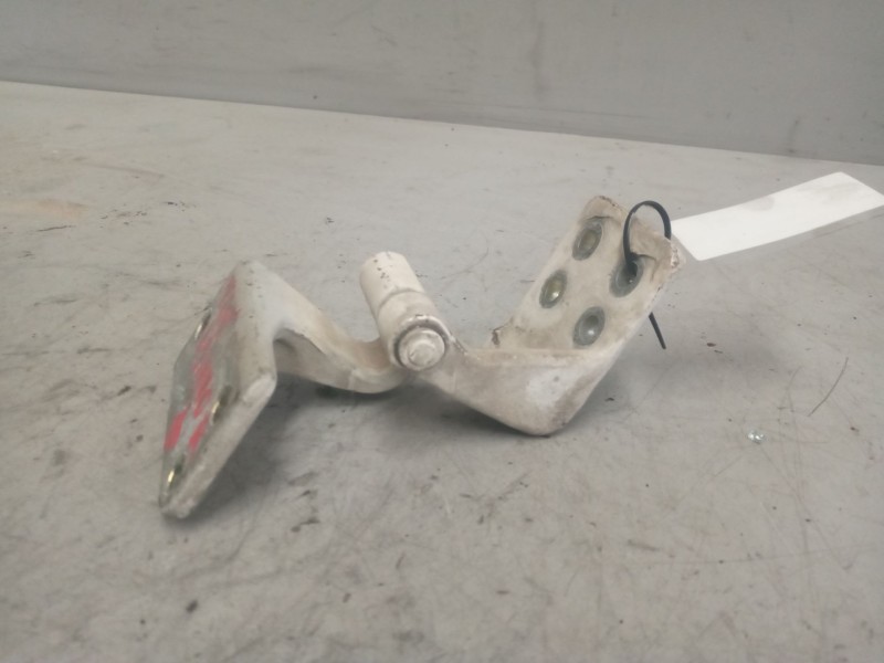 Recambio de bisagra delantera derecha para man tgx 18.xxx 12.4 diesel referencia OEM IAM   inferior