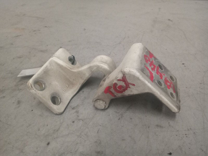 Recambio de bisagra delantera izquierda para man tgx 18.xxx 12.4 diesel referencia OEM IAM   INERIOR