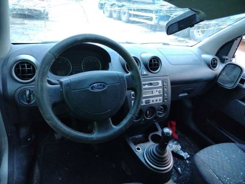 ford fiesta (cbk) del año 2003