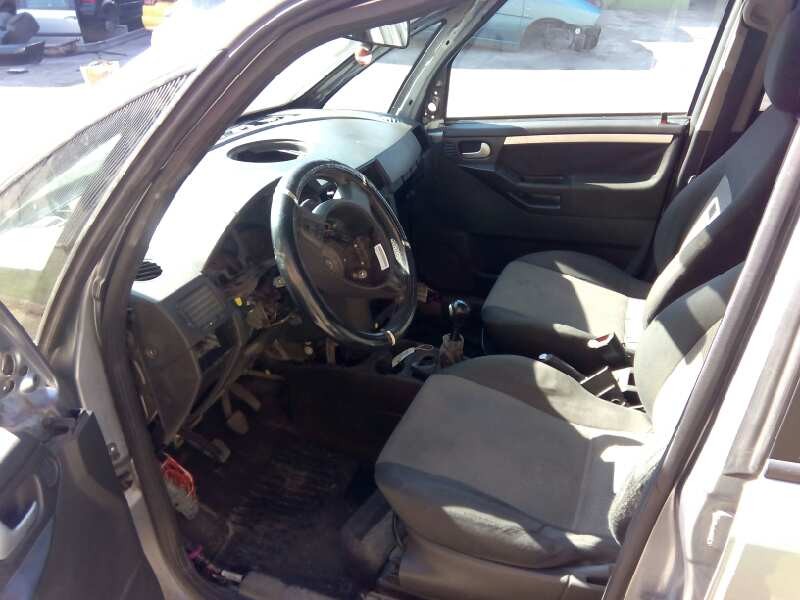 opel meriva del año 2004