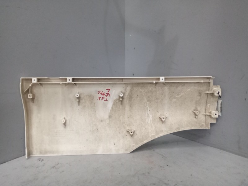 Recambio de moldura trasera cabina para man tgx 18.xxx 12.4 diesel referencia OEM IAM 81615100409  IZQUIERDA
