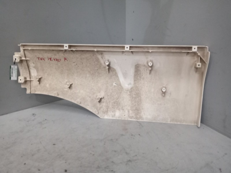 Recambio de moldura trasera cabina para man tgx 18.xxx 12.4 diesel referencia OEM IAM 81615100408  DERECHA
