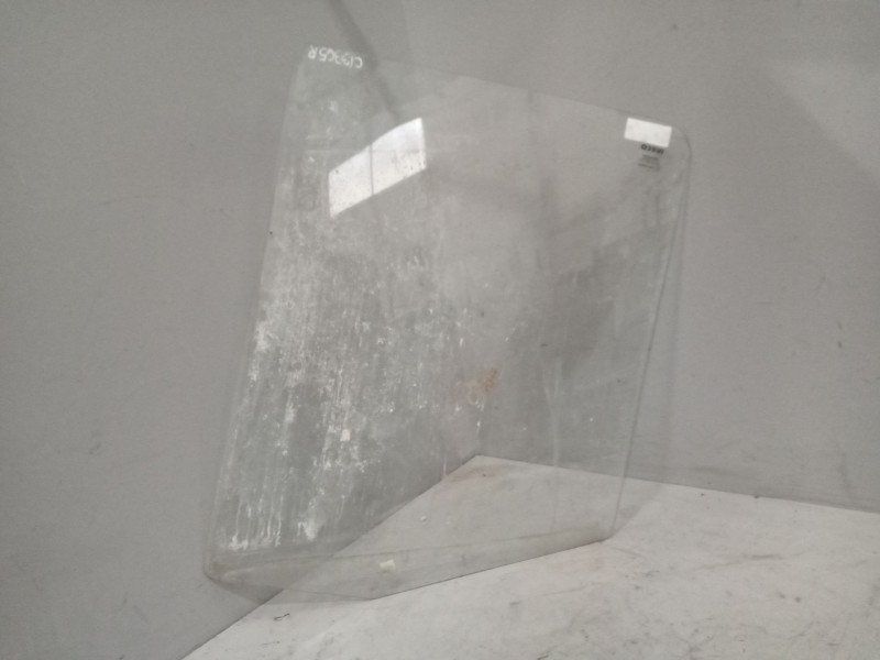 Recambio de luna delantera derecha para iveco eurocargo 05.03  5.9 diesel referencia OEM IAM 8142391  