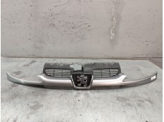 Recambio de rejilla delantera para peugeot 206 berlina x-line referencia OEM IAM   