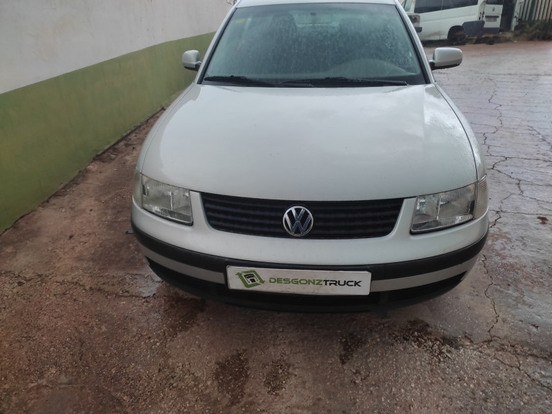 volkswagen passat berlina (3b2) del año 1999