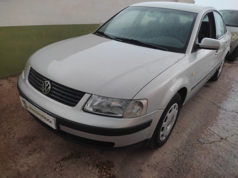 volkswagen passat berlina (3b2) del año 1999