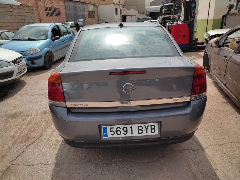 opel vectra c berlina del año 2002