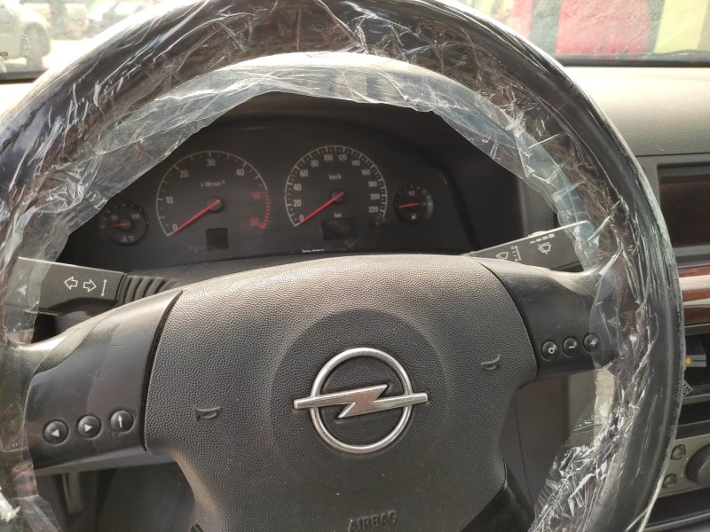 opel vectra c berlina del año 2002