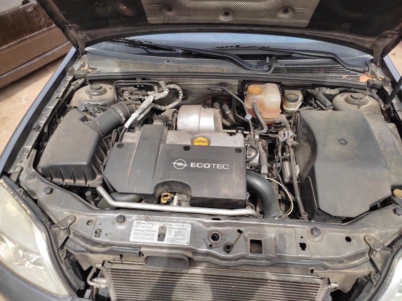 opel vectra c berlina del año 2002