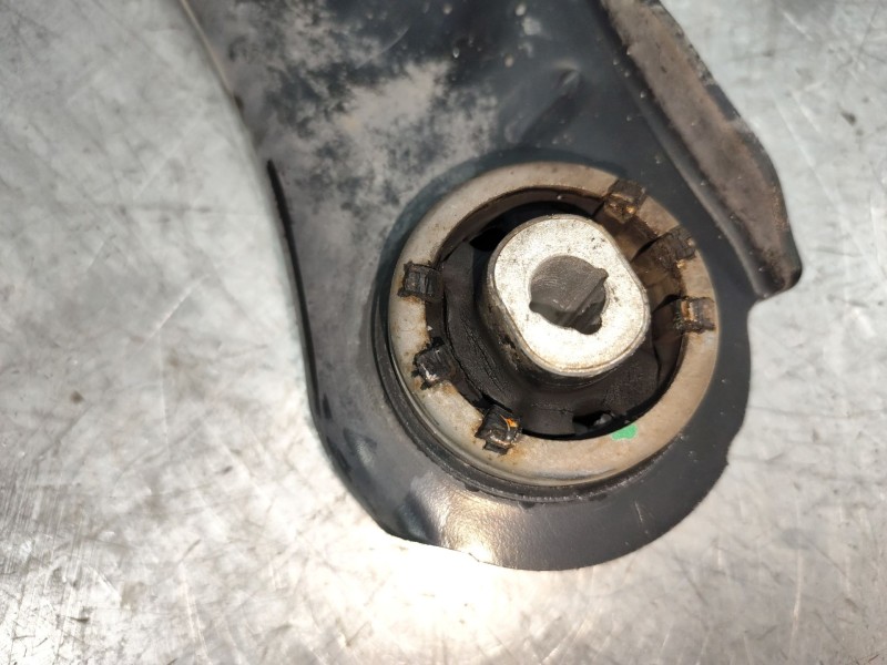 Recambio de brazo suspension inferior delantero derecho para renault grand scénic iii (jz0/1_) 1.5 dci referencia OEM IAM   