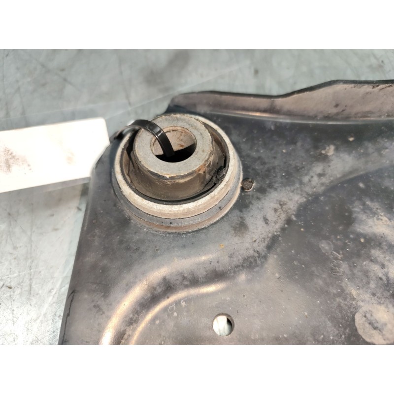Recambio de brazo suspension inferior delantero derecho para renault grand scénic iii (jz0/1_) 1.5 dci referencia OEM IAM   