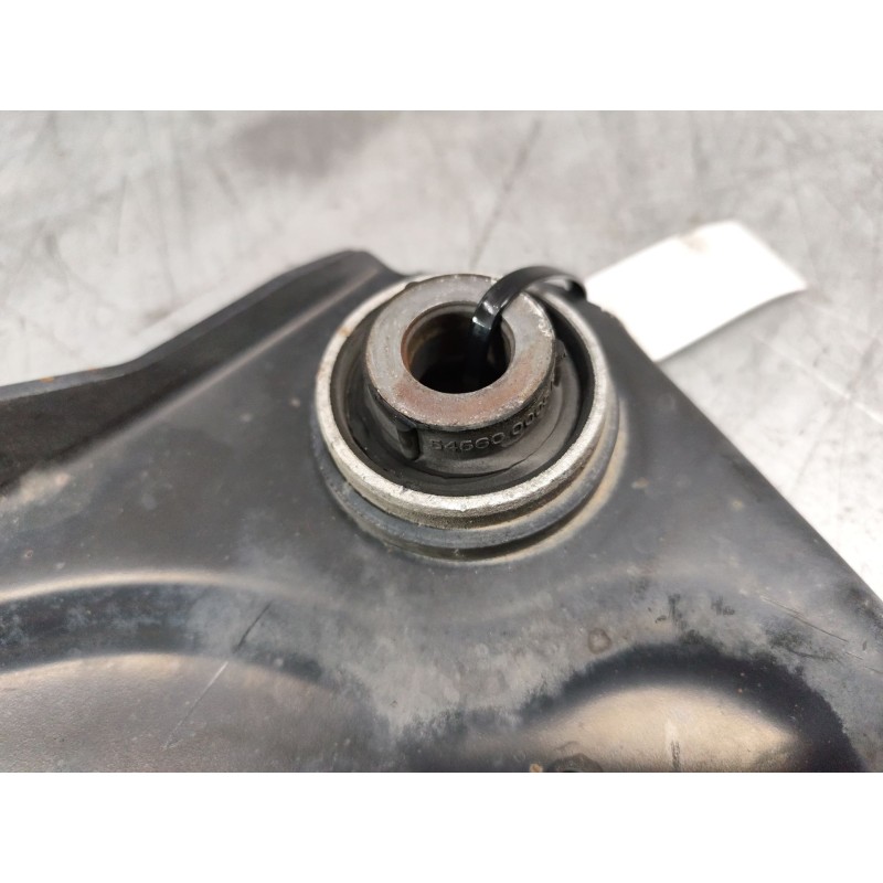 Recambio de brazo suspension inferior delantero izquierdo para renault grand scénic iii (jz0/1_) 1.5 dci referencia OEM IAM   