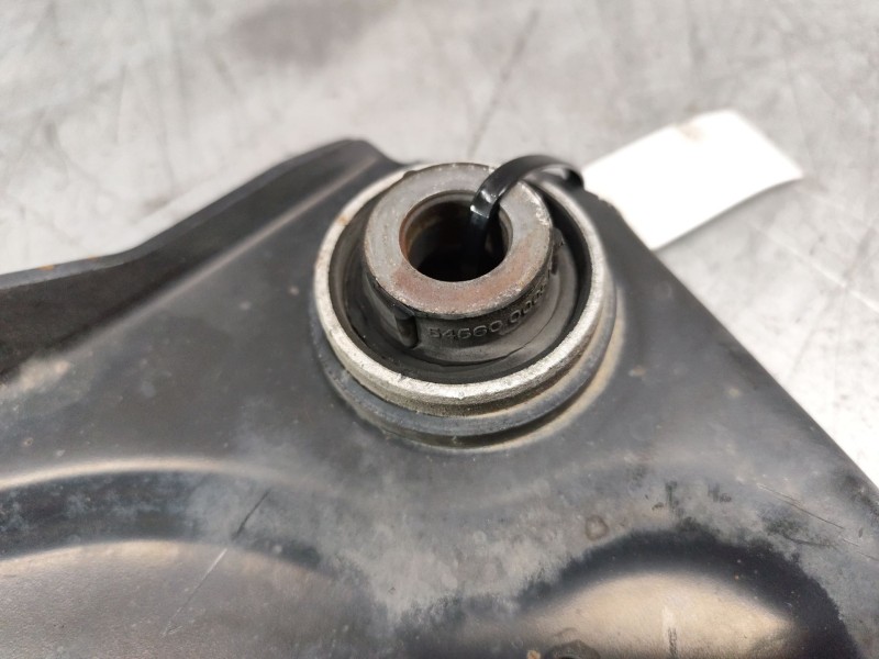 Recambio de brazo suspension inferior delantero izquierdo para renault grand scénic iii (jz0/1_) 1.5 dci referencia OEM IAM   