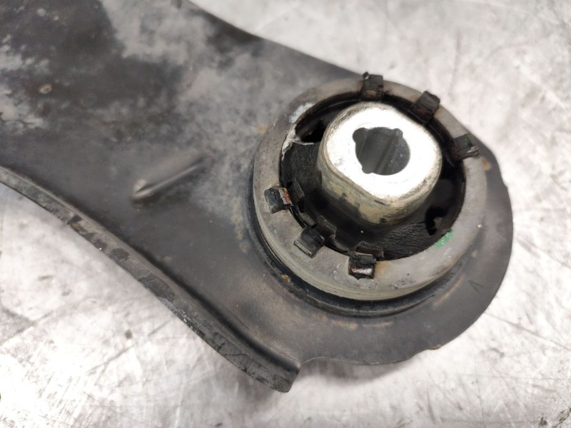 Recambio de brazo suspension inferior delantero izquierdo para renault grand scénic iii (jz0/1_) 1.5 dci referencia OEM IAM   