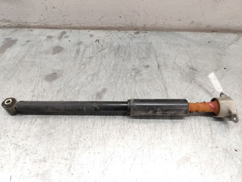 Recambio de amortiguador trasero para ford fiesta (cbk) ambiente referencia OEM IAM 2S6118080DK  