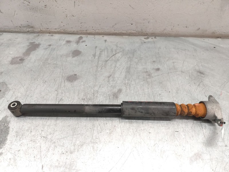 Recambio de amortiguador trasero para ford fiesta (cbk) 1.3 cat referencia OEM IAM 7S6118080AB  