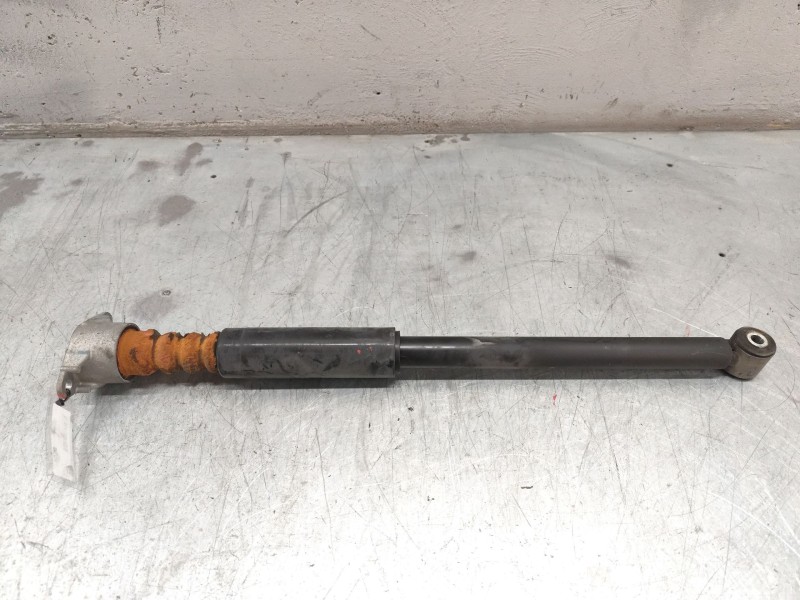 Recambio de amortiguador trasero para ford fiesta (cbk) 1.3 cat referencia OEM IAM 7S6118080AB  