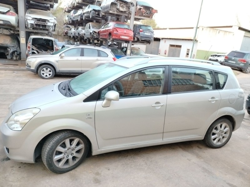 toyota corolla verso (r1) del año 2005