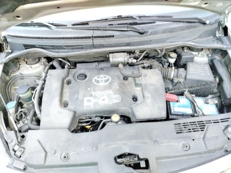 toyota corolla verso (r1) del año 2005