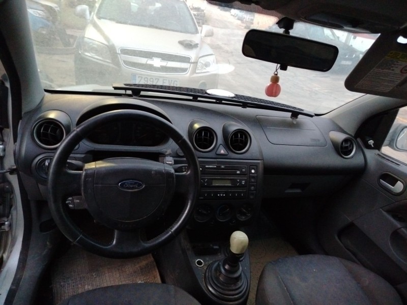 ford fiesta (cbk) del año 2001