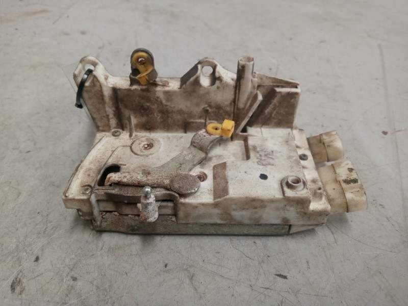 Recambio de cerradura puerta delantera derecha para iveco eurocargo 05.03  5.9 diesel referencia OEM IAM   