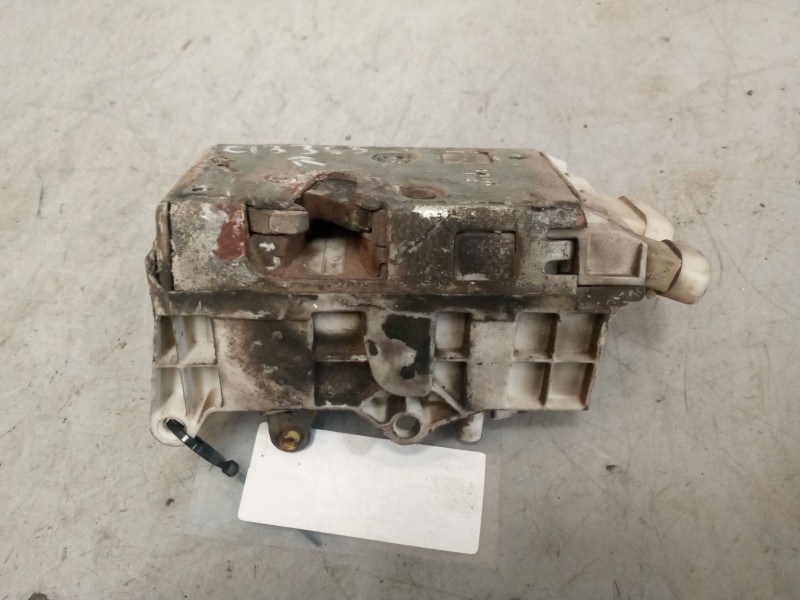 Recambio de cerradura puerta delantera derecha para iveco eurocargo 05.03  5.9 diesel referencia OEM IAM   