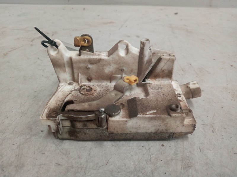 Recambio de cerradura puerta delantera izquierda para iveco eurocargo 05.03  5.9 diesel referencia OEM IAM   