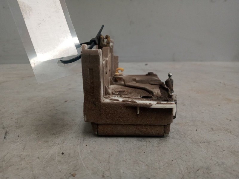 Recambio de cerradura puerta delantera izquierda para iveco eurocargo 05.03  5.9 diesel referencia OEM IAM   