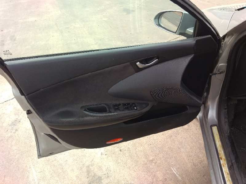 nissan primera berlina (p12) del año 2003