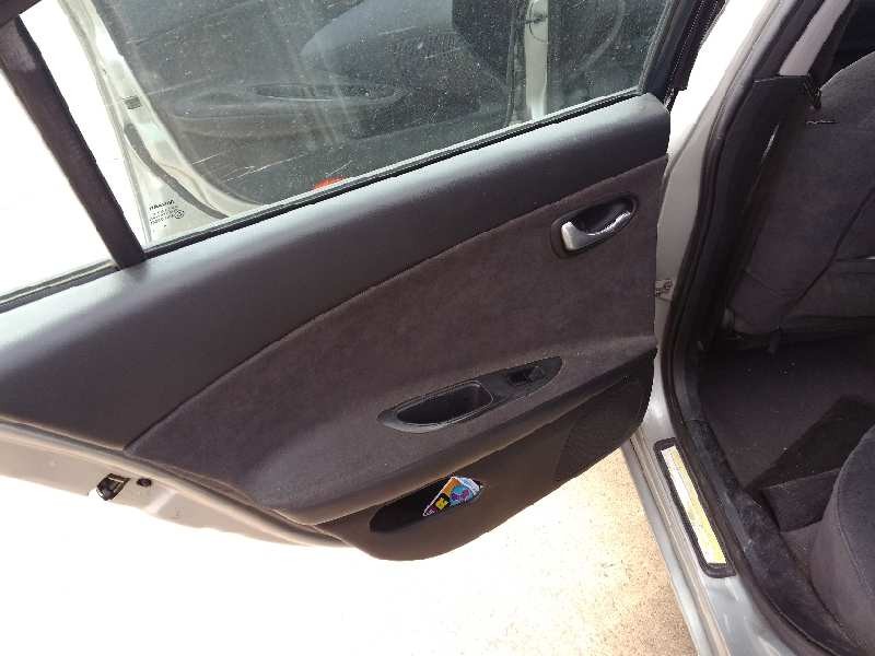 nissan primera berlina (p12) del año 2003