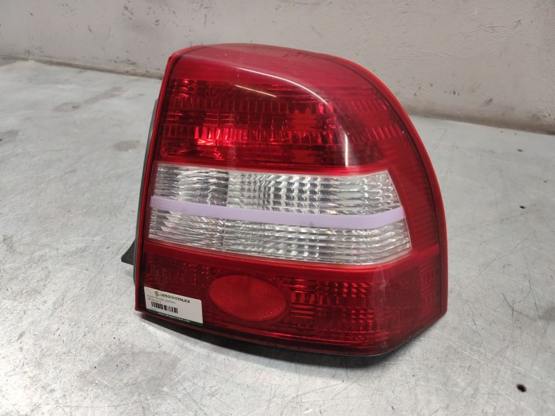 Recambio de piloto trasero derecho para kia shuma ii 1.6 ls berlina portón referencia OEM IAM   