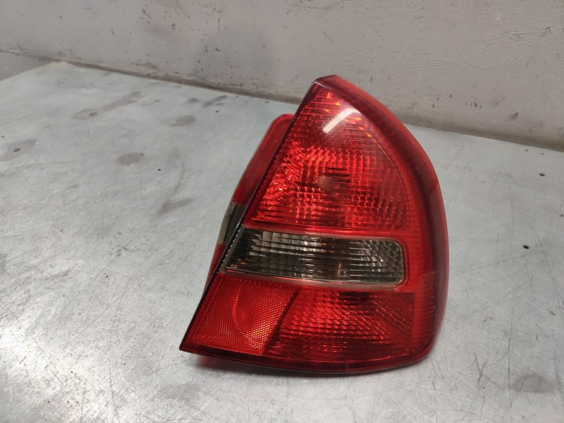 Recambio de piloto trasero derecho para mitsubishi carisma berlina 5 (da0) 1900 di-d comfort referencia OEM IAM   