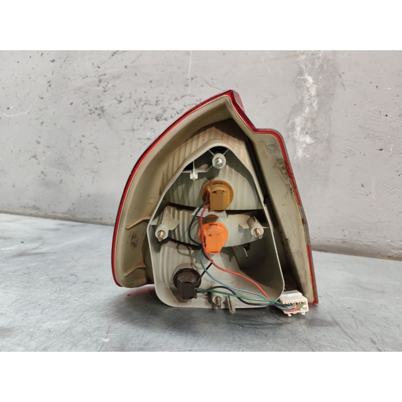 Recambio de piloto trasero derecho para mitsubishi carisma berlina 5 (da0) 1900 di-d comfort referencia OEM IAM   