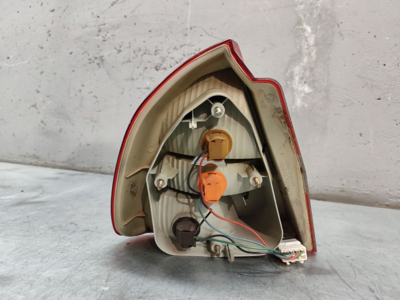 Recambio de piloto trasero derecho para mitsubishi carisma berlina 5 (da0) 1900 di-d comfort referencia OEM IAM   