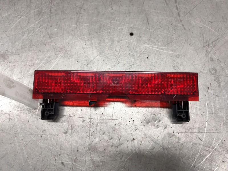 Recambio de luz central de freno para citroën c4 berlina cool referencia OEM IAM   