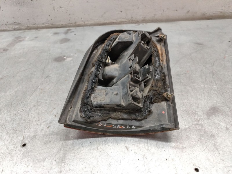 Recambio de piloto trasero izquierdo para nissan micra (k11) básico referencia OEM IAM   