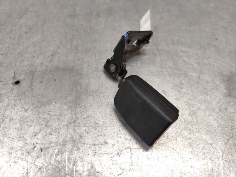 Recambio de enganche de cinturon trasero izquierdo para peugeot 307 (s1) xt referencia OEM IAM   