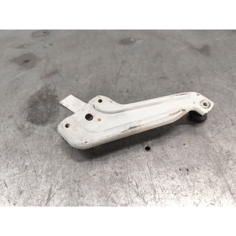 Recambio de bisagra puerta corredera para dacia dokker essential referencia OEM IAM 777949343r  SUPERIOR DERECHA