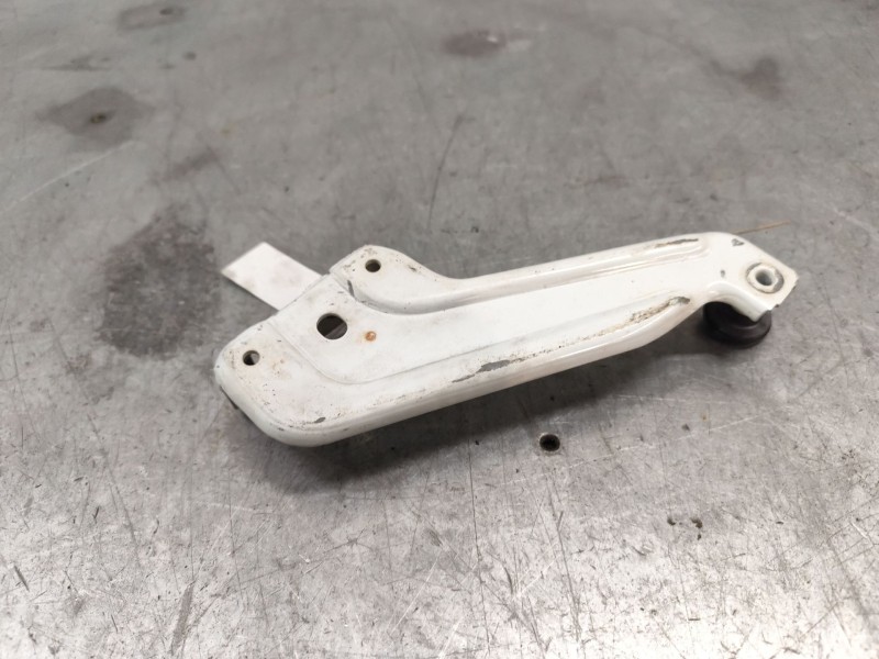 Recambio de bisagra puerta corredera para dacia dokker essential referencia OEM IAM 777949343r  SUPERIOR DERECHA