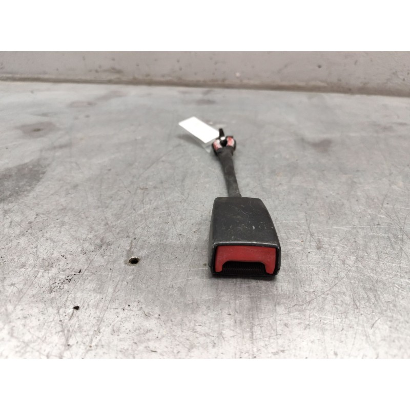 Recambio de enganche de cinturon delantero derecho para peugeot boxer furgoneta 2.0 bluehdi 130 referencia OEM IAM 620162800B  